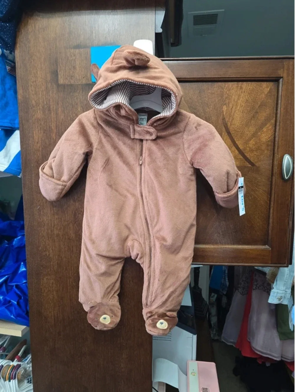 3m brand new snow suit from carter's item.151G2